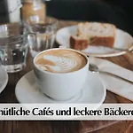 Grosszuegige 3r Altbau Mit 2sz, Wz, Smart-tv, Nobilia Kueche, Ruhige Zentrale Lage - Nur Ein Kurzer Spaziergang In Altstadt Und Zur Kraemerbruecke - Kostenlose Parkplaetze In Den Umliegenden Strassen - Ausgewaehlte Empfehlungen Fuer I *