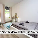 Grosszuegige 3r Altbau Mit 2sz, Wz, Smart-tv, Nobilia Kueche, Ruhige Zentrale Lage - Nur Ein Kurzer Spaziergang In Altstadt Und Zur Kraemerbruecke - Kostenlose Parkplaetze In Den Umliegenden Strassen - Ausgewaehlte Empfehlungen Fuer I Διαμέρισμα