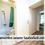 Grosszuegige 3r Altbau Mit 2sz, Wz, Smart-tv, Nobilia Kueche, Ruhige Zentrale Lage - Nur Ein Kurzer Spaziergang In Altstadt Und Zur Kraemerbruecke - Kostenlose Parkplaetze In Den Umliegenden Strassen - Ausgewaehlte Empfehlungen Fuer I Appartamento Erfurt