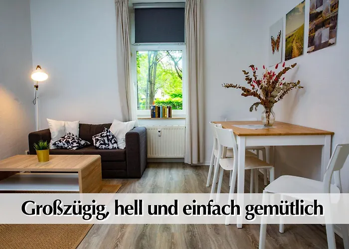 Grosszuegige 3r Altbau Mit 2sz, Wz, Smart-tv, Nobilia Kueche, Ruhige Zentrale Lage - Nur Ein Kurzer Spaziergang In Altstadt Und Zur Kraemerbruecke - Kostenlose Parkplaetze In Den Umliegenden Strassen - Ausgewaehlte Empfehlungen Fuer I アパート *