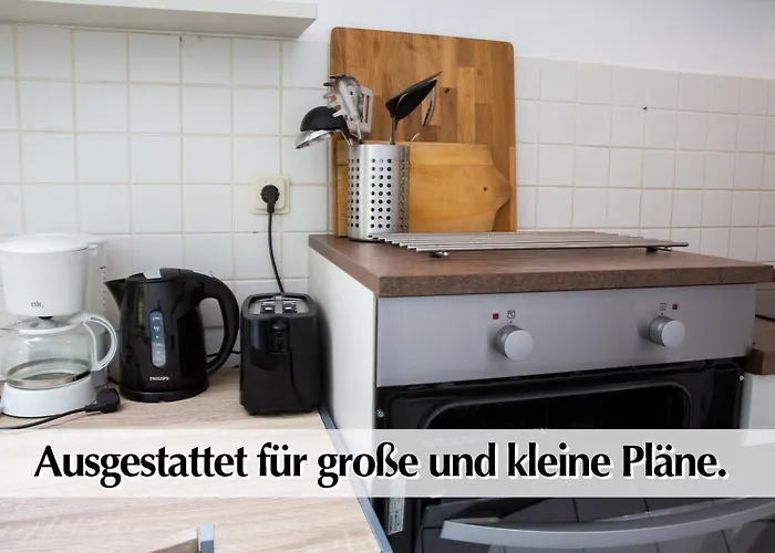 Grosszuegige 3r Altbau Mit 2sz, Wz, Smart-tv, Nobilia Kueche, Ruhige Zentrale Lage - Nur Ein Kurzer Spaziergang In Altstadt Und Zur Kraemerbruecke - Kostenlose Parkplaetze In Den Umliegenden Strassen - Ausgewaehlte Empfehlungen Fuer I アパート *